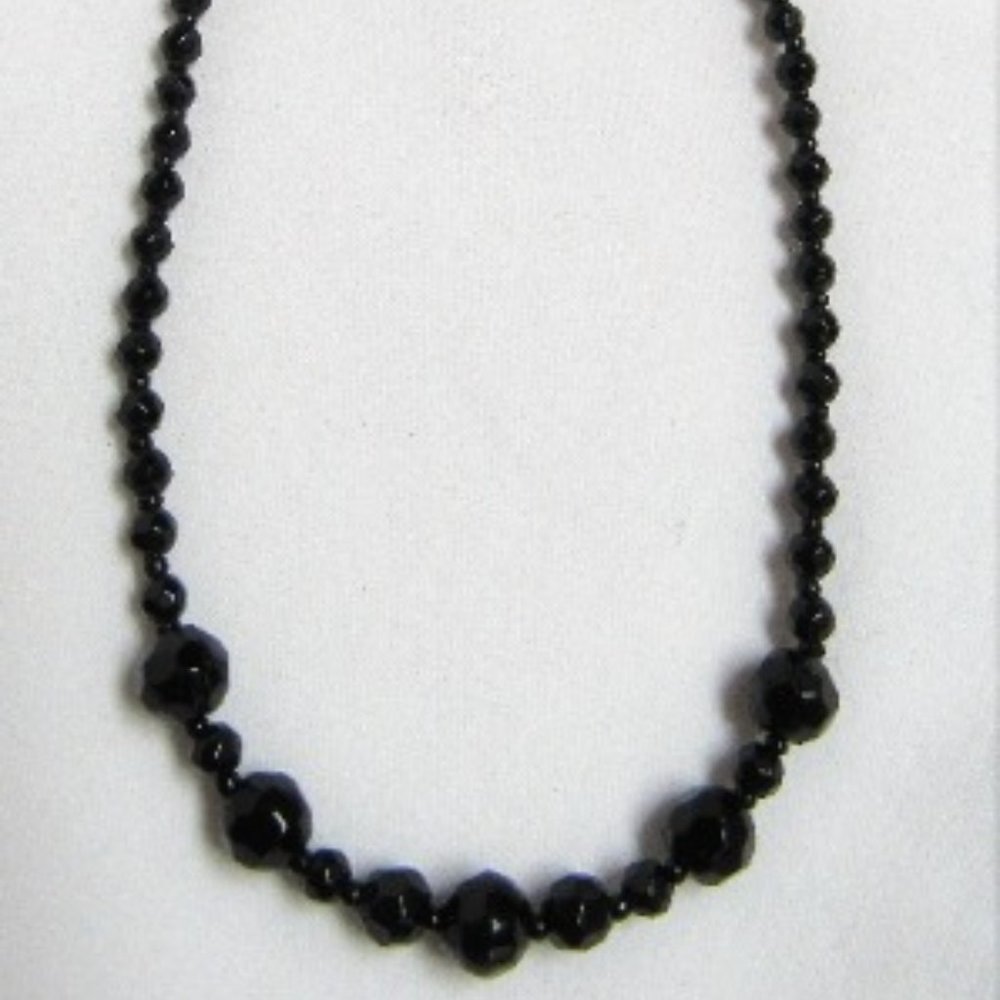 Elegant TRIFARI BLACK BEAD Adjustable Necklace Crown Mark Gothic Black Beads